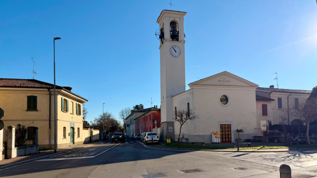 Esterno della Chiesa di Santa Maria a Castegnato, antica pieve del XIV secolo in Franciacorta.